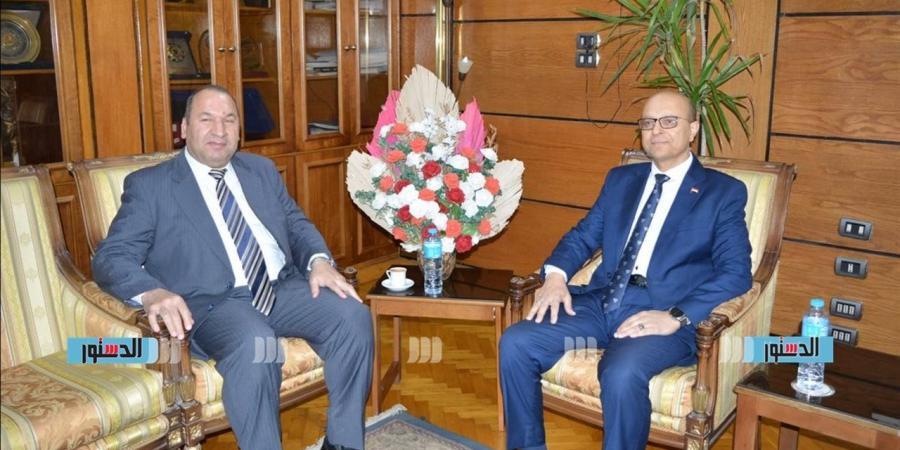 رئيسا جامعتي أسيوط والأهلية يبحثان سبل التعاون المشترك وتعزيز التكامل المؤسسي