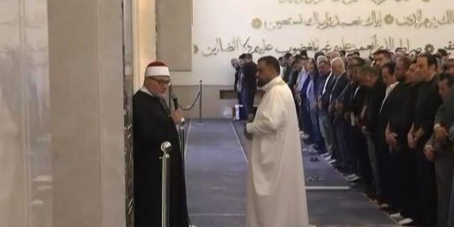 خالد الجندي يقيم صلاة جنازة الفنان هاني شاكر بمسجد أبو شقة| صور