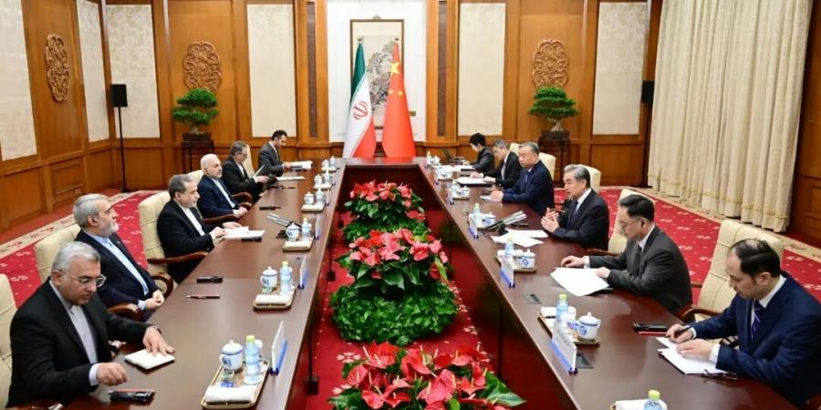 وزير الخارجية الصيني: بكين شريك استراتيجي موثوق .. وعراقجي: تعاوننا سيكون أقوي