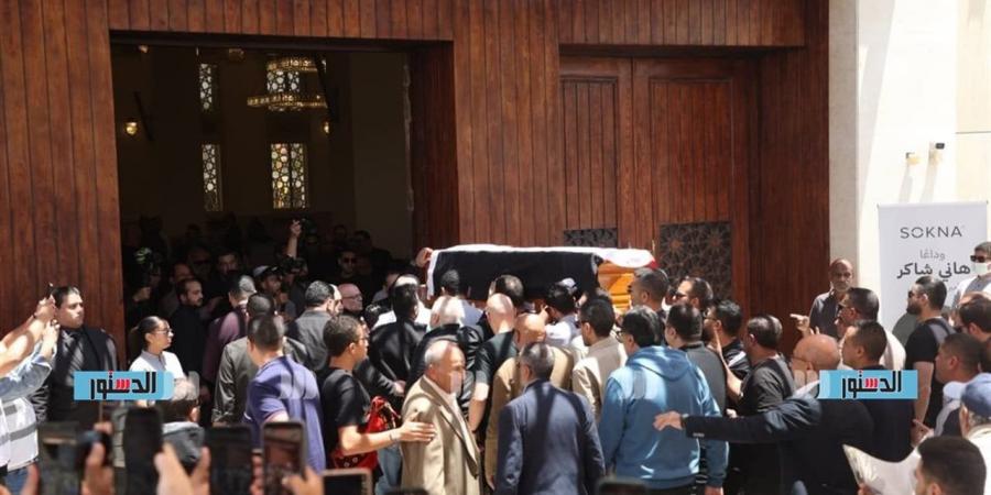 بث مباشر.. قناة الحياة تنقل مراسم جنازة هاني شاكر وسط حضور فني وجماهيري كبير
