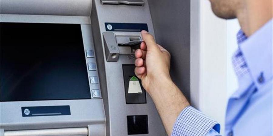 طلب إحاطة بشأن نقص ماكينات الصراف الآلي وإعفاء أصحاب المعاشات من رسوم السحب