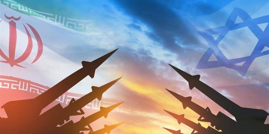 تحولات مفاجئة في السياسة.. إيران تكشف خبايا وضعف الإدارة الأمريكية