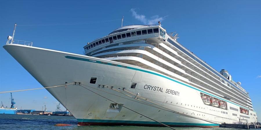 ميناء غرب بورسعيد يستقبل السفينة السياحية الفاخرة «CRYSTAL SERENITY» وعلى متنها 752 سائحًا