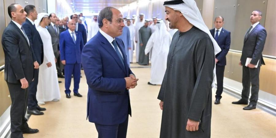 كاتب: السيسي في الإمارات يؤكد أهمية الحلول الدبلوماسية لحل أزمات المنطقة