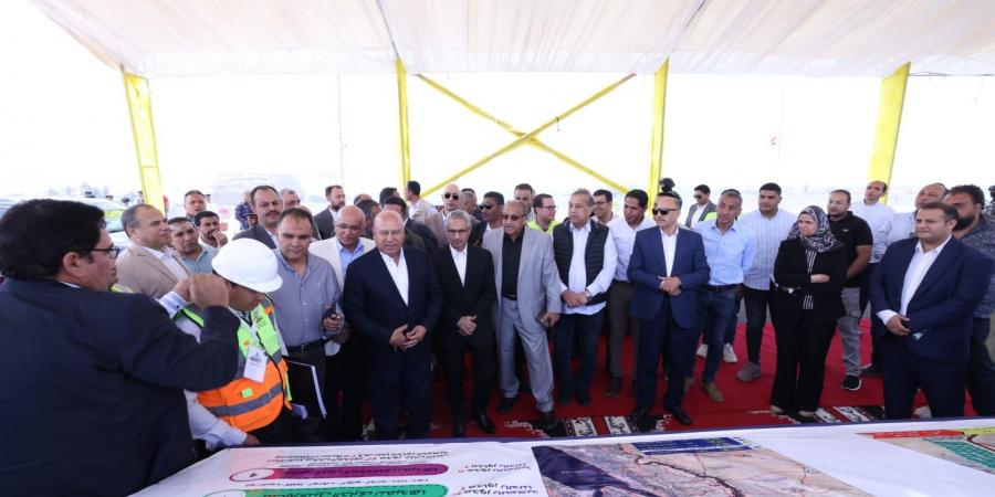 وزير النقل يشهد التشغيل التجريبي للمرحلة الأولى من محور الفشن التنموي ببني سويف.. وافتتاح مرحلتي محور ديروط