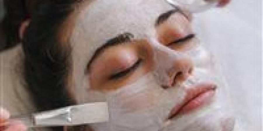بدون تكاليف باهظة... 5 ماسكات طبيعية تمنح بشرتك نضارة من أول مرة