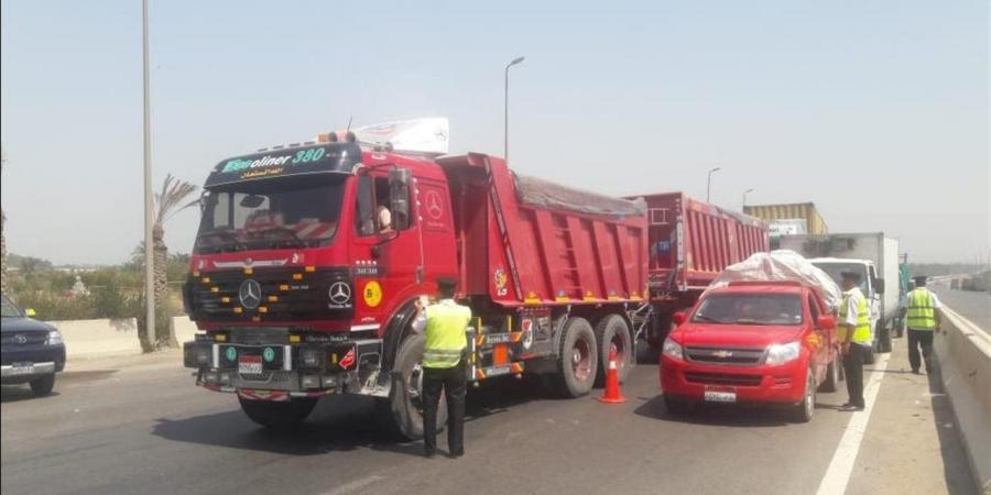 المرور يوضح إرشادات استخدام المثلث العاكس لتعزيز السلامة على الطرق وتجنب الحوادث