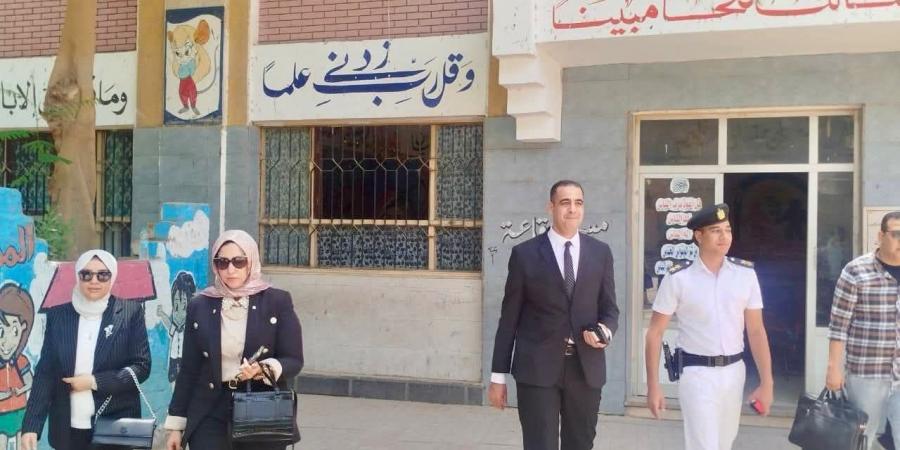 النيابة الإدارية بسوهاج تعاين مكان هتك عرض تلميذة على يد حارس مدرسة