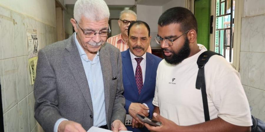 رئيس جامعة المنوفية يتفقد استعدادات امتحانات المعهد الفني للتمريض بمنشأة سلطان