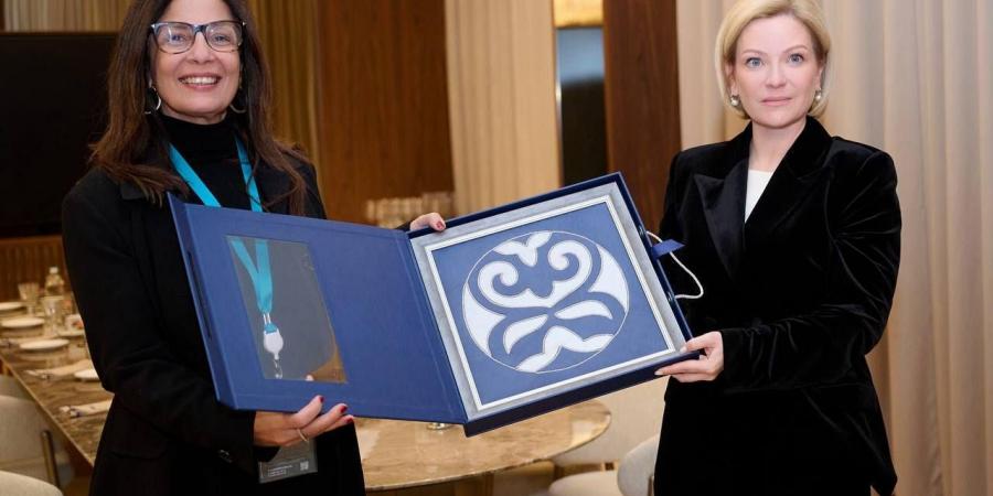 وزيرة الثقافة تلتقى نظيرتها الروسية وتشارك مع الصناعة والتعليم فى كازان