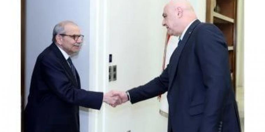 الرئيس اللبناني ورئيس الوزراء يبحثان التطورات الإقليمية والتحضيرات لمفاوضات واشنطن