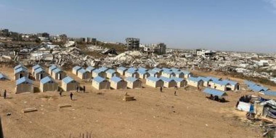 بدء أعمال إنشاء وتجهيز مركز إيواء للنازحين الفلسطينيين شمال غزة