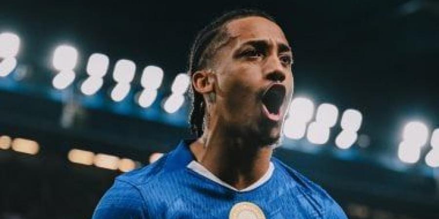 برشلونة يراقب جواو بيدرو فى نهائى كأس الاتحاد الإنجليزى