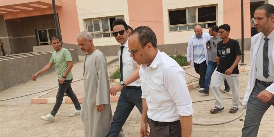 جولة موسعة لمساعد وزير الصحة بسوهاج لتفقد المستشفيات ودعم المنظومة الصحية