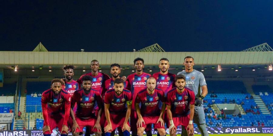 شاهد الآن البث المباشر لمباراة ضمك والفيحاء في الدوري السعودي