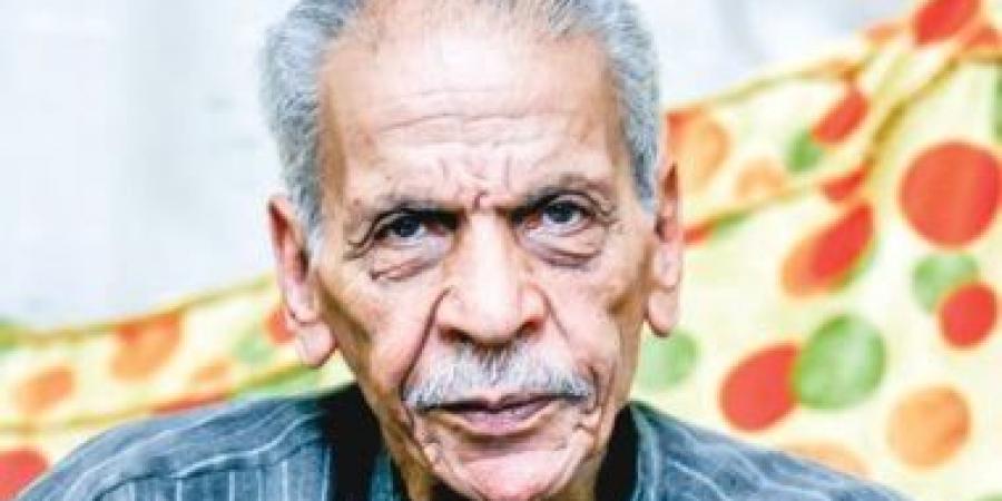 أحمد فؤاد نجم.. قصة نشر ديوانه الأول صور من الحياة والسجن