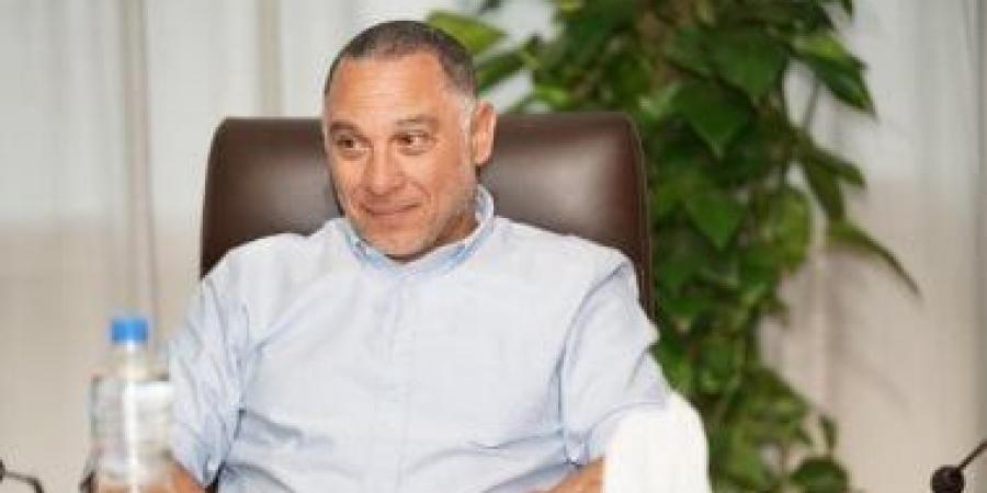أيمن الشريعى لـ اليوم السابع: أقطاى لم يوقع للأهلى وعقده مستمر مع إنبى 4 مواسم