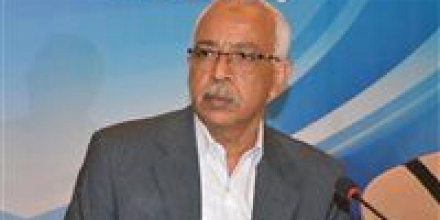 رئيس اتحاد العمال: إجبار الموظفين على توقيع إيصالات أمانة إجراء غير قانوني