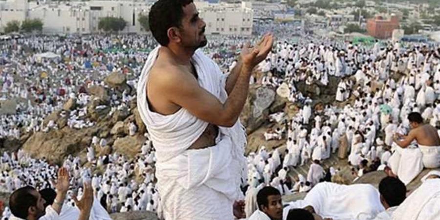 وزارة الحج السعودية توجه الحجاج بالبقاء داخل المخيمات في عرفات بسبب ارتفاع الحرارة