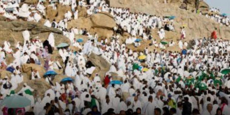 مركز الأرصاد بالسعودية يحذر من التعرض المباشر للشمس مع ارتفاع الحرارة على عرفات