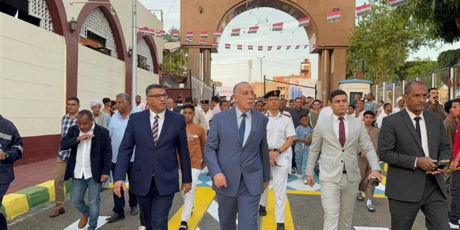 بحضور الآلاف.. محافظ قنا يؤدي صلاة عيد الأضحى بمسجد السيد عبدالرحيم القنائي