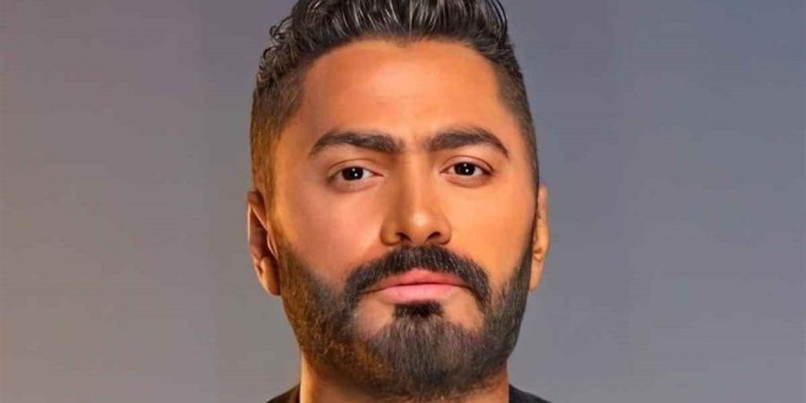 "في ضهرك يا صاحبي”.. تامر حسني يساند عزيز الشافعي بعد أزمة “بحرية”