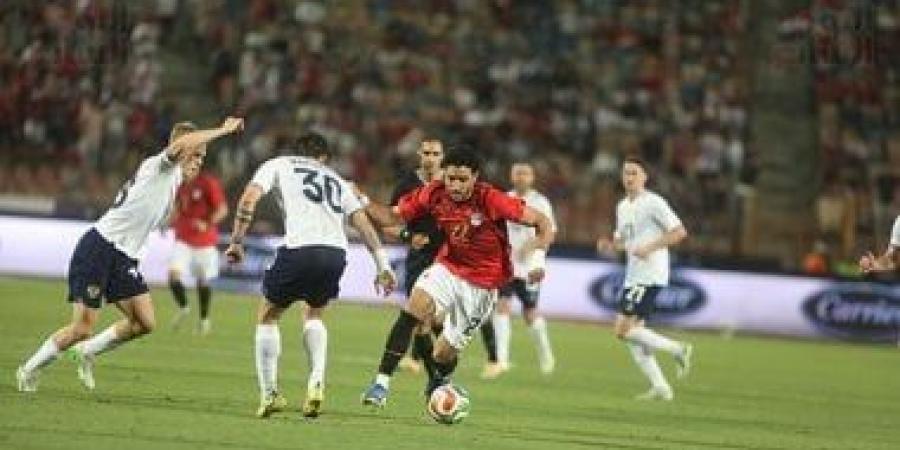 منتخب مصر يواصل تقدمه أمام روسيا 1-0 بعد مررو 75 دقيقة