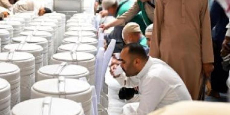 الشُباعة ومضنونة وبرّة وتكتم وطعام طُعم.. ما الأسماء الشهيرة لمياه زمزم؟