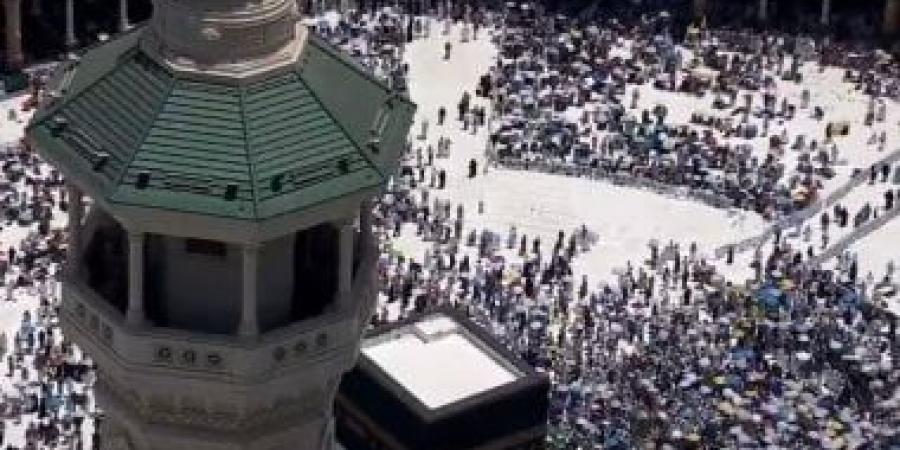 فى مشهد مهيب.. الحجاج المتعجلون يؤدون طواف الوداع (فيديو)