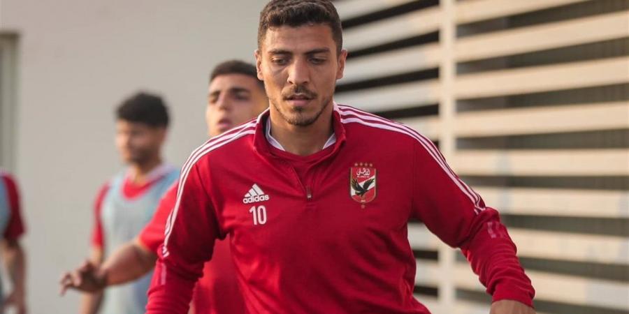 الاتحاد وسيراميكا يترقبان.. تراجع المعدل التهديفي يُقرب محمد شريف من مغادرة الأهلي