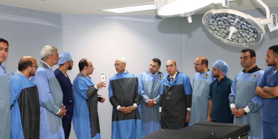 رئيس جامعة المنيا يتفقد مستشفى الكبد والجهاز الهضمي ويعلن بدء تشغيل وحدة زراعة الكبد واستقبال الحالات