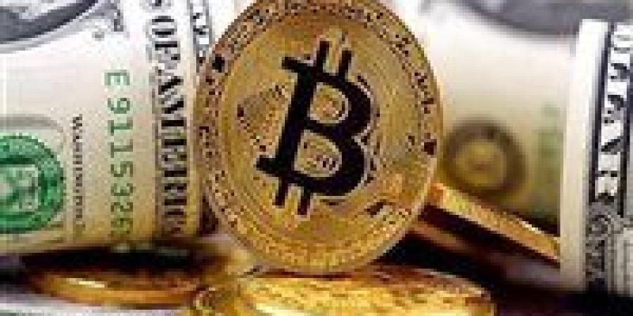 البيتكوين أمام اختبار صعب.. هل يواصل التراجع أم يفاجئ المستثمرين؟