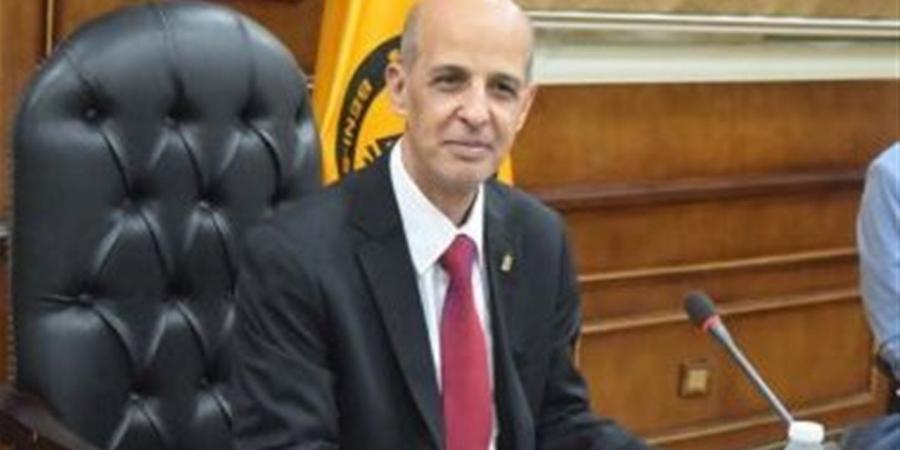 رئيس جامعة بني سويف يعلن بدء تشغيل حمام السباحة الأوليمبي بمواصفات عالمية