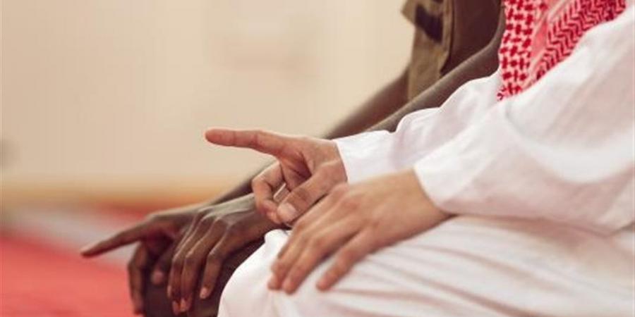 ما حكم نسيان التشهد الأوسط في الصلاة؟.. أمين الفتوى يجيب