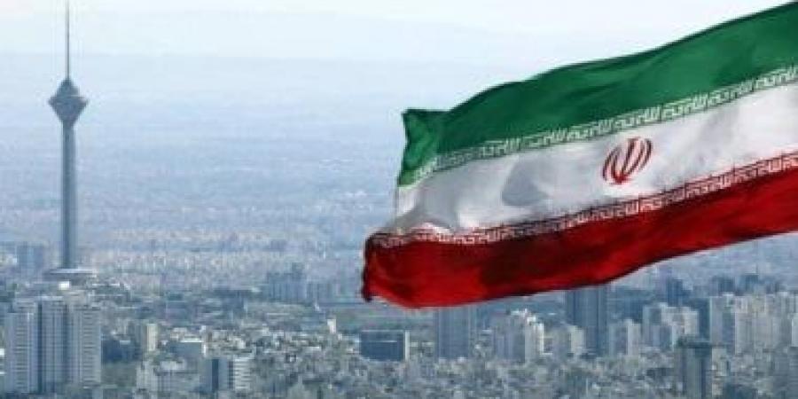 الاحتفالات تعم العاصمة الإيرانية بعد إطلاق صواريخ باتجاه إسرائيل.. فيديو