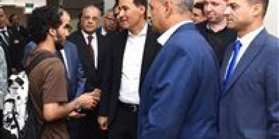 الرئيس التنفيذي للهيئة العامة للاستثمار يتفقد مركز خدمات المستثمرين والمنطقة الحرة العامة بالإسكندرية