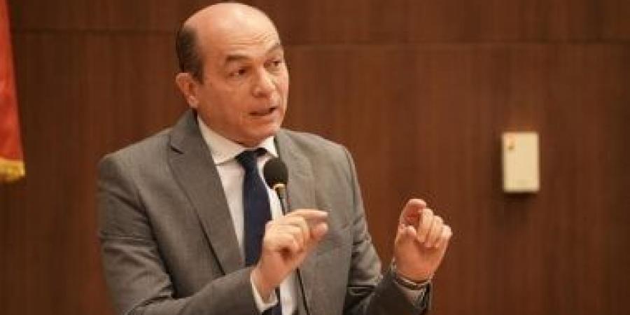 حمدى السطوحى: استكمال صيانة شبكات الصرف أولوية لحماية قرية القرنة التراثى