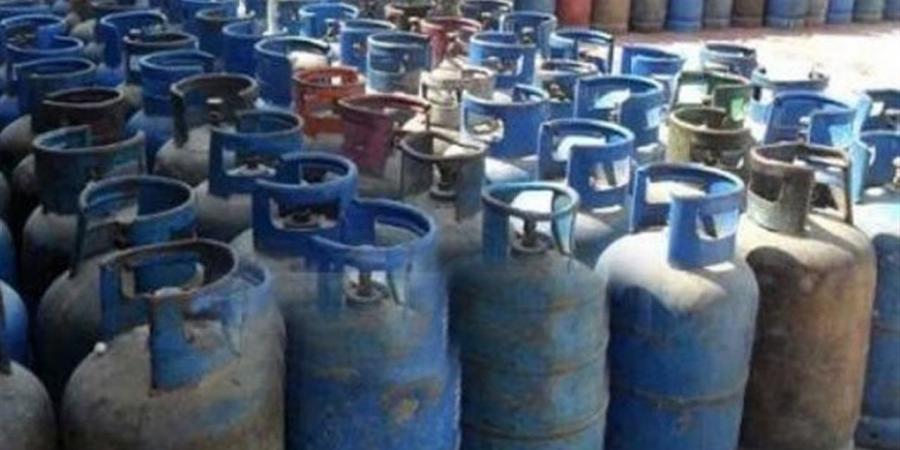 ضبط تروسيكل يحمل أسطوانات بوتاجاز ناقصة الوزن في الفيوم
