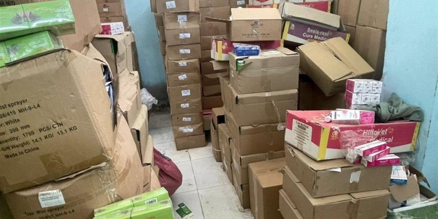 "نشرة منتصف اليوم".. إحباط ترويج 3 ملايين قرص أدوية وضبط قائدي سيارتين بحركات استعراضية بأسوان