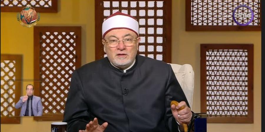 ماحكم انتقاض الوضوء بالمصافحة؟.. خالد الجندي يوضح