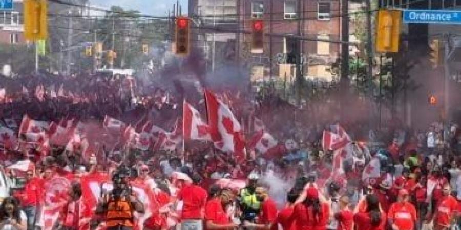شاهد جماهير كندا والبوسنة فى طريقهم لملعب تورنتو قبل مواجهة كأس العالم