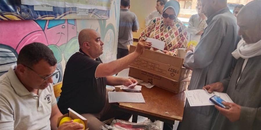 "مياه الفيوم" توزع 14 ألف قطعة موفرة لترشيد الاستهلاك داخل 450 مدرسة ابتدائية