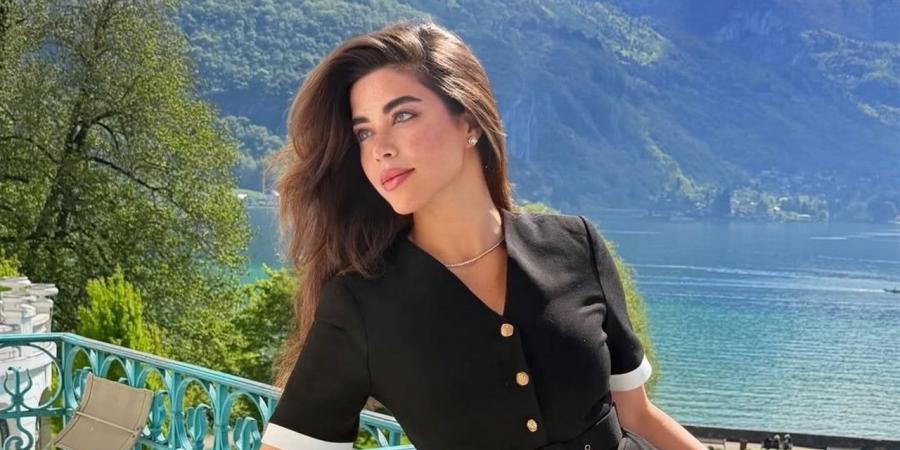 يارا السكري تنشر صورًا لمراحل مختلفة من طقولتها وجمهورها: لم تختلف كثيرًا