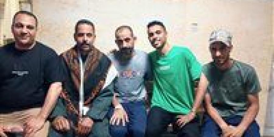 استخراج 100 مسمار وصامولة من معدة مريض بالمنظار دون جراحة