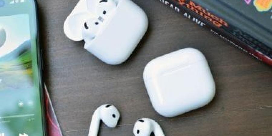 كيف تستخدم AirPods للتحكم فى كاميرا الآيفون.. خطوات