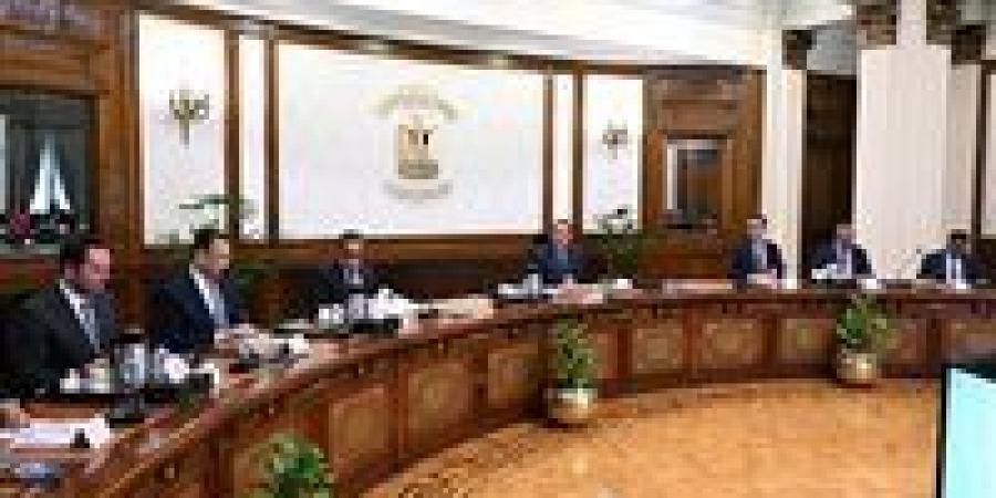 رئيس الوزراء يتابع موقف منظومة كارت الخدمات الحكومية الموحد.. ويؤكد: توجيه الدعم للمواطنين المستحقين