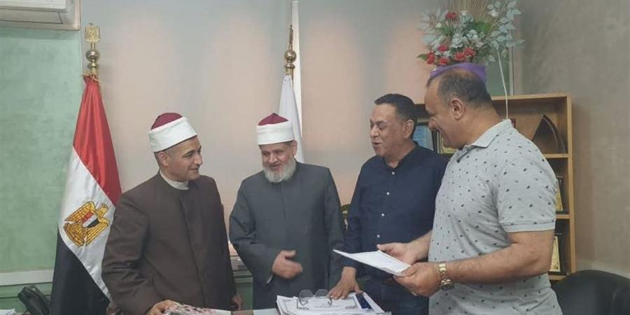 رئيس منطقة الغربية الأزهرية يتسلّم نتيجة الشهادتين الابتدائية والإعدادية بنسبة نجاح مرتفعة