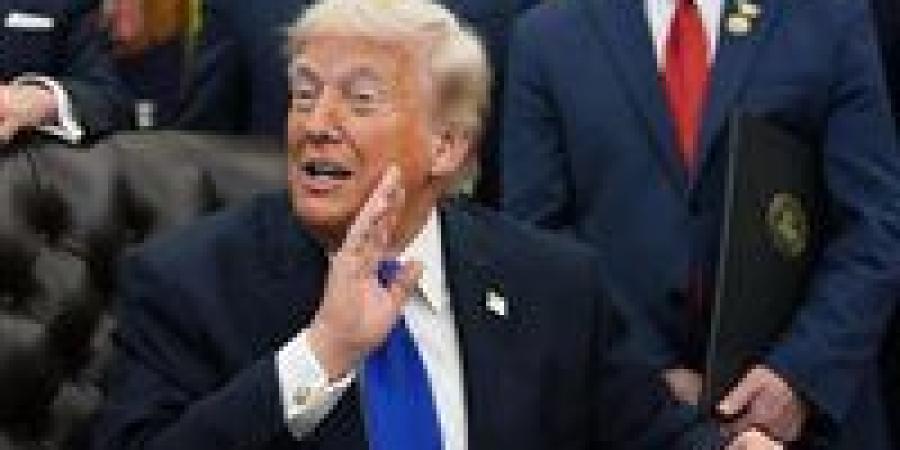 ترامب يعلن رفع الحصار البحري الأمريكي عن إيران