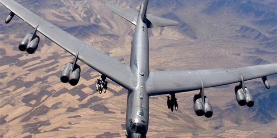تحطم قاذفة أمريكية من طراز B-52 في كاليفورنيا