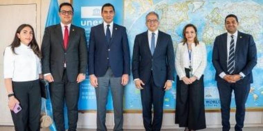 وزير الرياضة يلتقي خالد العناني مدير عام اليونسكو لتعزيز التعاون المشترك